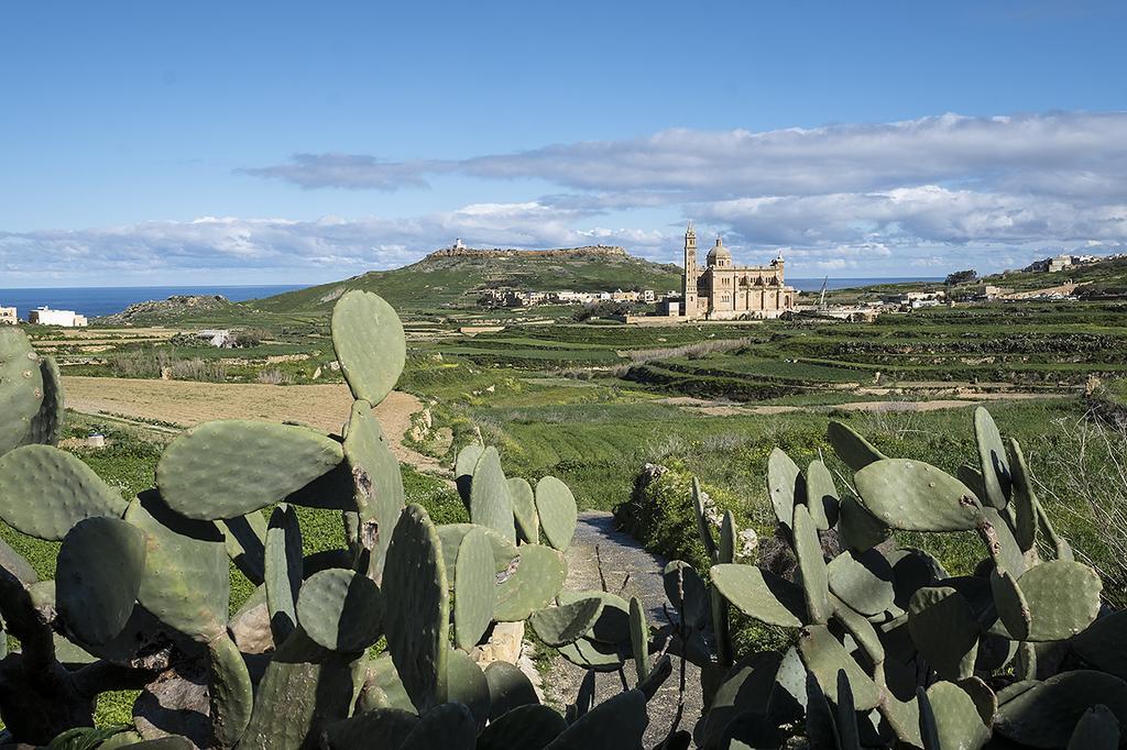 West B&B Għarb Extérieur photo